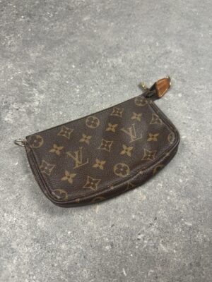 Louis Vuitton Pochette